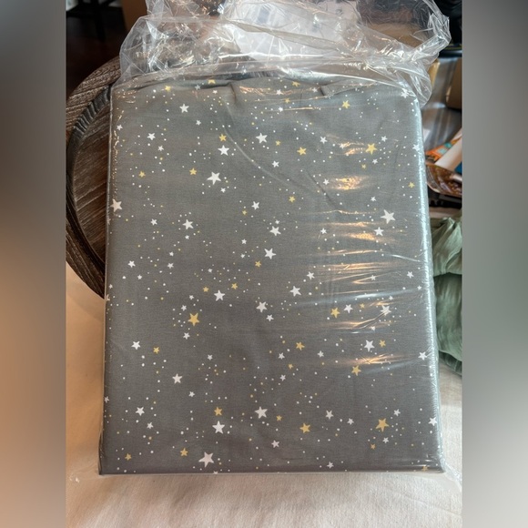 NEW Home Reflections Microfiber Sheet Set • Queen • Star Print Bedding • 6-Piece - Picture 4 of 4